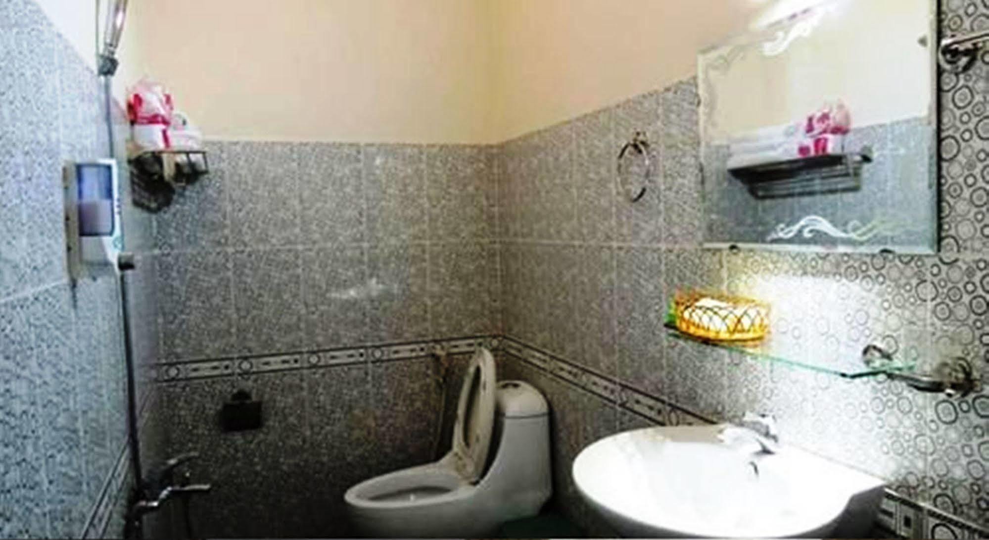 Huong Toan 2 Hotel Duong Dong Exterior foto